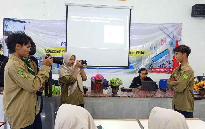 Pelajar di SMK Pemuda Krian Antusias Ikuti Workshop Pembuatan Film Pelajar di SMK Pemuda Krian Antusias Ikuti Workshop Pembuatan Film