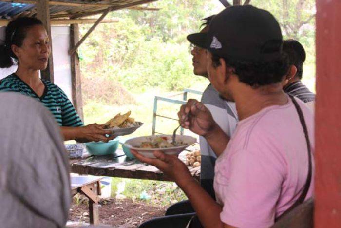 Kuliner Asyik Bangkalan (1): Rujak Soto Kuliner Asyik Bangkalan (1): Rujak Soto