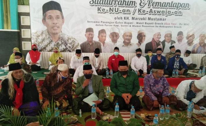 Ketua PWNU Jatim Hadiri Deklarasi Dukungan Forum Kiai Kepada Pasangan Niat di Pilbup Gresik Ketua PWNU Jatim Hadiri Deklarasi Dukungan Forum Kiai Kepada Pasangan Niat di Pilbup Gresik