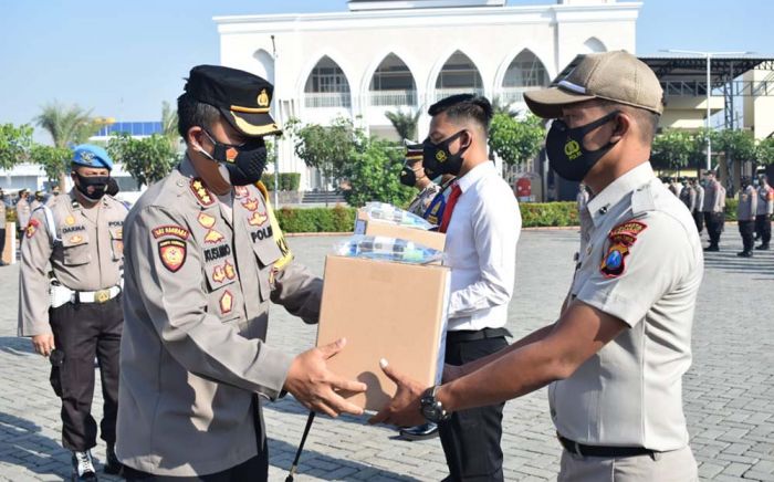 Hadapi Pandemi, Kapolresta Sidoarjo Bekali Paket Kesehatan Bagi Anggota dan ASN