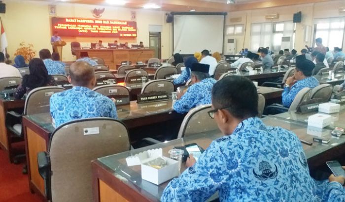 R-APBD Bangkalan 2020 Turun 2,50 Persen, Namun Pertumbuhan Ekonomi Diproyeksikan Naik 5,39% R-APBD Bangkalan 2020 Turun 2,50 Persen, Namun Pertumbuhan Ekonomi Diproyeksikan Naik 5,39%