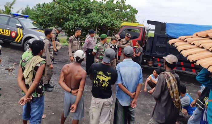 Tak Mau Terjadi Salim Kancil Jilid 2, Polres Lumajang Obrak Penambal Ilegal di Pantai Watu Pecak Tak Mau Terjadi Salim Kancil Jilid 2, Polres Lumajang Obrak Penambal Ilegal di Pantai Watu Pecak