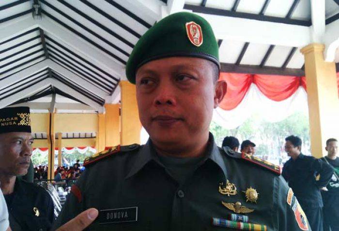 Jokowi Diisukan Maafkan PKI, Dandim Bojonegoro: Haram Hukumnya jika PKI Bangkit Jokowi Diisukan Maafkan PKI, Dandim Bojonegoro: Haram Hukumnya jika PKI Bangkit