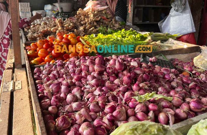 Harga Sembako di Surabaya Hari Ini Merosot, Tomat dan Bawang Merah Turun Jadi Segini