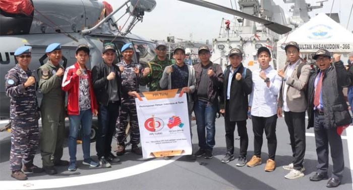 KRI Sultan Hasanuddin-366 Sambut Hangat Tour Ship Perhimpunan Pelajar Indonesia di Turki KRI Sultan Hasanuddin-366 Sambut Hangat Tour Ship Perhimpunan Pelajar Indonesia di Turki