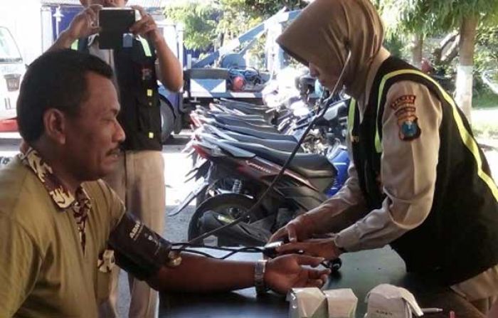 Sopir Bus Jalani Tes Urine di Terminal Lamongan