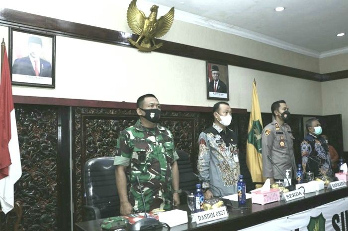 Dandim 0827 Apresiasi Pemkab Sumenep Beri Penghargaan Capaian Vaksinasi di atas 70 Persen Dandim 0827 Apresiasi Pemkab Sumenep Beri Penghargaan Capaian Vaksinasi di atas 70 Persen