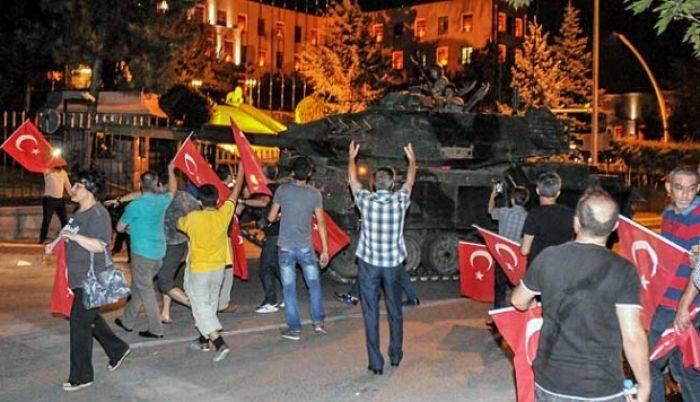 Pemimpin Kudeta Militer Turki Terbunuh, 90 Tewas, 1.563 Tentara Ditahan 