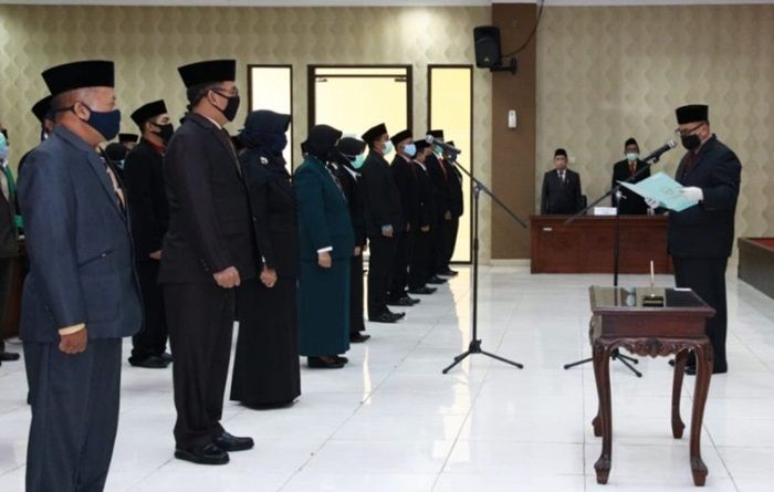 Pemkab Probolinggo Mutasi 36 Pejabat di Tengah Pandemi Corona Pemkab Probolinggo Mutasi 36 Pejabat di Tengah Pandemi Corona