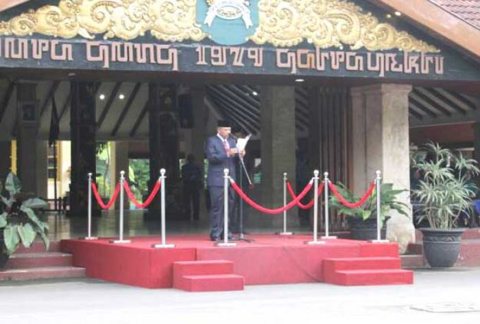 Upacara Hari Lahir Pancasila, Bupati Rendra: Ini Momentum untuk Kembalikan Jati Diri Bangsa Upacara Hari Lahir Pancasila, Bupati Rendra: Ini Momentum untuk Kembalikan Jati Diri Bangsa