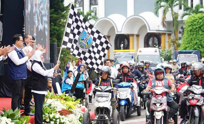 Libatkan Pelbagai Komunitas Difabel, Khofifah Lepas Keberangkatan Lintas Batas Disabilitas Jatim