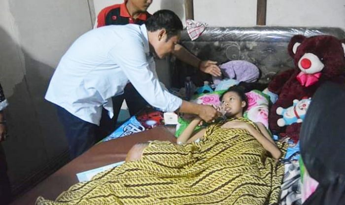 Divonis Dokter Derita Kanker Tulang, Yuhronur Efendi Siap Dampingi Ocha ke Rumah Sakit