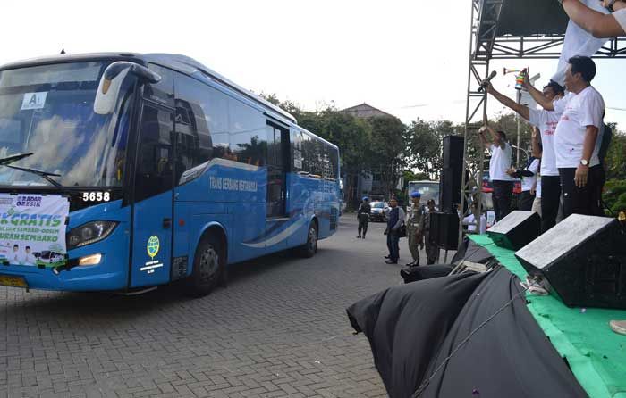 Bupati-Wabup Gresik Berangkatkan 1.350 Peserta Mudik Gratis