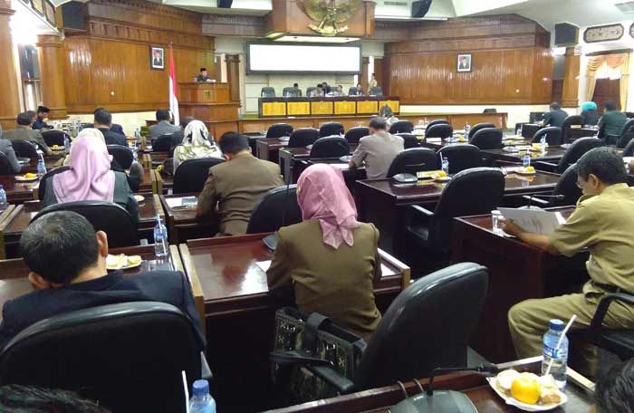 Rapat Paripurna, Pemkab-DPRD Tuban Bahas KUA PPAS Perubahan TA 2018 Rapat Paripurna, Pemkab-DPRD Tuban Bahas KUA PPAS Perubahan TA 2018