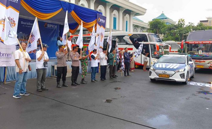 Berangkatkan Ratusan Peserta Balik Kerja dari Surabaya, BPKH Sediakan 20 Armada