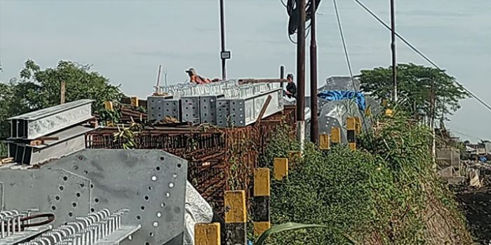 Rekanan Meradang, Proyek 2022 di DPUTR Gresik Belum Terbayar Rekanan Meradang, Proyek 2022 di DPUTR Gresik Belum Terbayar