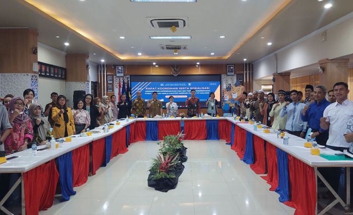 Kanim Malang Gelar Rakor dan Sosialisasi Administrasi Kependudukan dan Izin Tinggal Keimigrasian Kanim Malang Gelar Rakor dan Sosialisasi Administrasi Kependudukan dan Izin Tinggal Keimigrasian