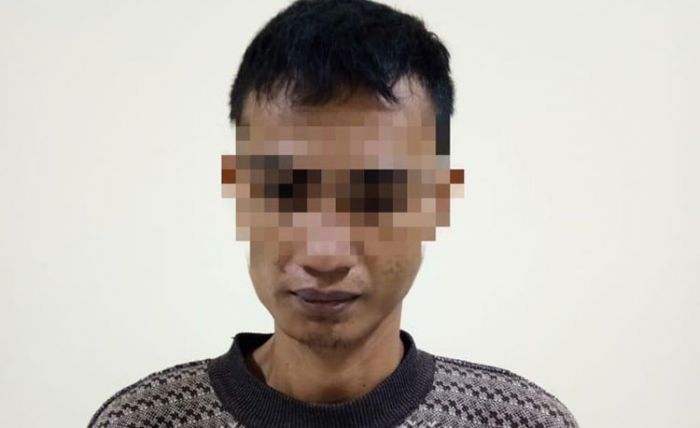 Pria di Sidoarjo Diringkus Polisi Saat Hendak COD Sabu di Minimarket Pria di Sidoarjo Diringkus Polisi Saat Hendak COD Sabu di Minimarket
