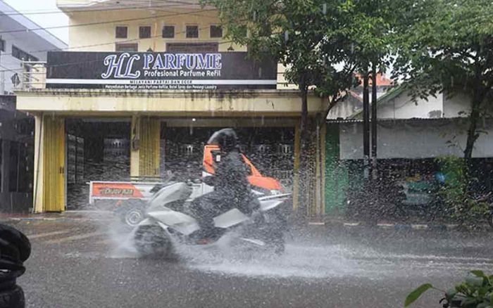 Prakiraan Cuaca Probolinggo Hari ini Senin, 6 Januari 2025: Hujan di Sore Hari Prakiraan Cuaca Probolinggo Hari ini Senin, 6 Januari 2025: Hujan di Sore Hari