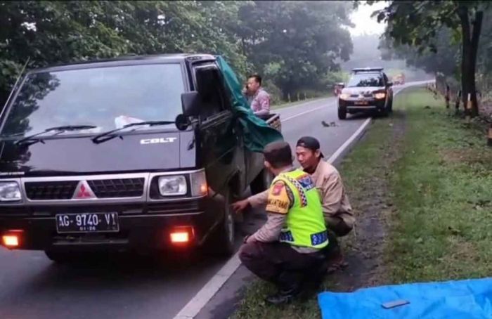 Dibantu saat Mobilnya Rusak di Tengah Hutan Ngawi, Warga Nganjuk: Terima Kasih Pak Polisi Dibantu saat Mobilnya Rusak di Tengah Hutan Ngawi, Warga Nganjuk: Terima Kasih Pak Polisi