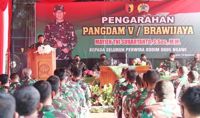 Kunjungi Kodim Ngawi, Pangdam V/Brawijaya Ingatkan Banyaknya Anggota yang Meninggal Akibat Covid-19