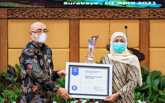 Raih Dua Kategori BKN Award 2020, Khofifah: Wujud Kinerja Layanan ASN di Jatim On The Right Track