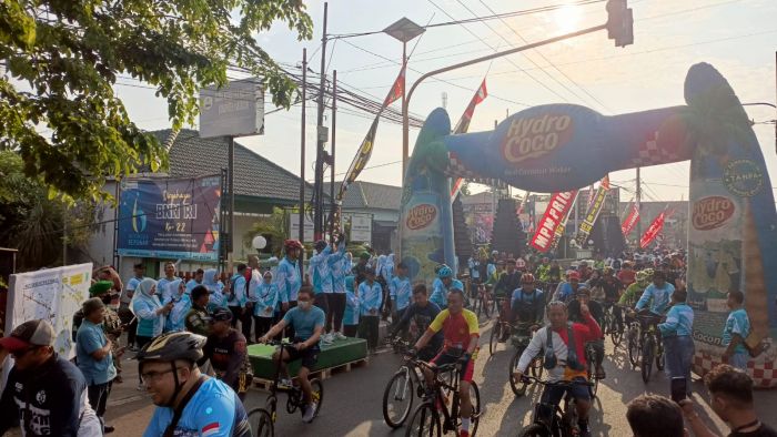 Kodim 0819 Pasuruan Gelar Fun Bike dan Senam Bersama Peringati HUT TNI - Ke 79 Kodim 0819 Pasuruan Gelar Fun Bike dan Senam Bersama Peringati HUT TNI - Ke 79