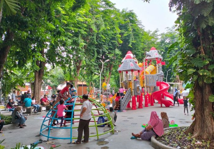 Taman Bungkul akan Direvitalisasi, DLH Surabaya: Makam Mbah Bungkul Terhambat Ahli Waris Taman Bungkul akan Direvitalisasi, DLH Surabaya: Makam Mbah Bungkul Terhambat Ahli Waris