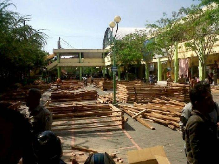 TPS Pedagang Srimangunan Sedot Rp 2 M TPS Pedagang Srimangunan Sedot Rp 2 M