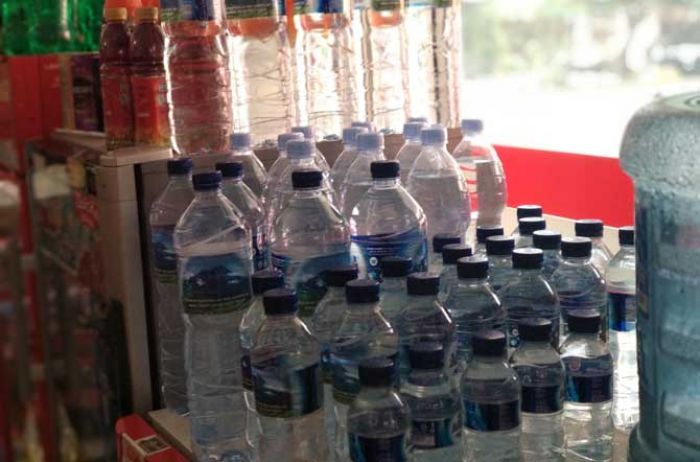 Dinkes Diminta Proaktif Soal Dugaan Air Minum Mineral Kemasan Mengandung Mikroplastik Dinkes Diminta Proaktif Soal Dugaan Air Minum Mineral Kemasan Mengandung Mikroplastik