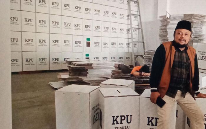 KPU Sumenep Mulai Lakukan Perakitan Kotak Suara Pemilu 2024 KPU Sumenep Mulai Lakukan Perakitan Kotak Suara Pemilu 2024