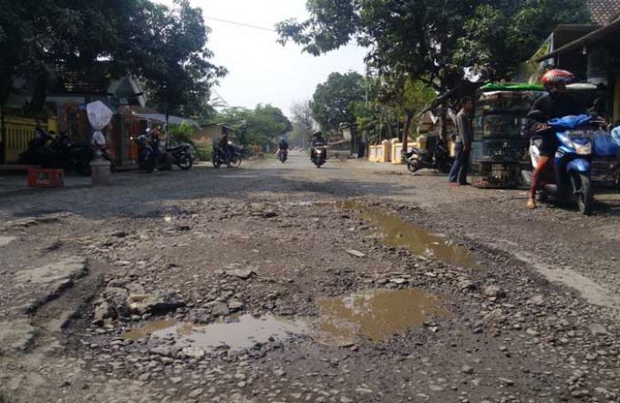 Pemkab Pasuruan Berencana Usulkan Perbaikan Ruas Jalan Gununggangsir-Cangkringmalang ke Pemprov Pemkab Pasuruan Berencana Usulkan Perbaikan Ruas Jalan Gununggangsir-Cangkringmalang ke Pemprov