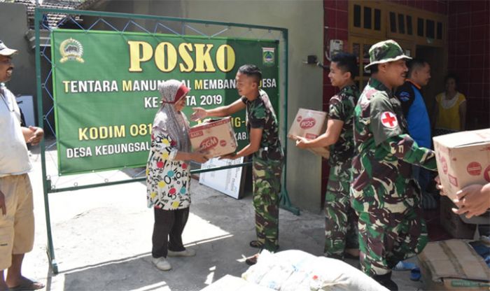 Satgas TMMD 106 Kodim Malang Batu Bagikan Sembako Untuk Warga Satgas TMMD 106 Kodim Malang Batu Bagikan Sembako Untuk Warga