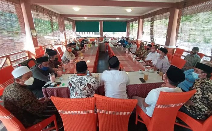 Anggap Isu Ultah Sengaja Dimainkan Pihak Tertentu, Relawan Khofifah se-Tapal Kuda Tetap Solid Anggap Isu Ultah Sengaja Dimainkan Pihak Tertentu, Relawan Khofifah se-Tapal Kuda Tetap Solid