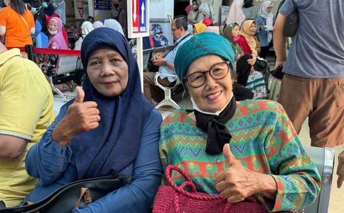 2 Lansia di Mojokerto Apresiasi Pelayanan Program JKN BPJS Kesehatan 2 Lansia di Mojokerto Apresiasi Pelayanan Program JKN BPJS Kesehatan