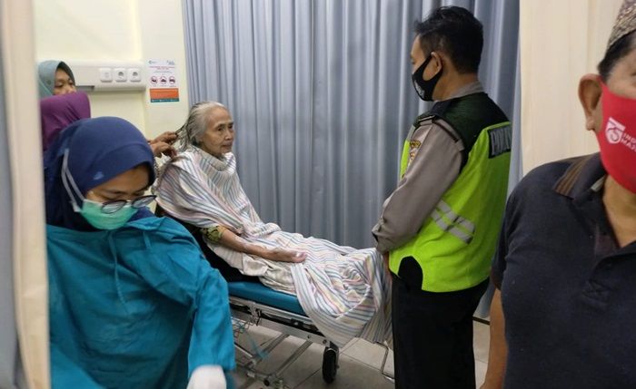 Tercebur ke Dalam Sumur, Nenek 75 Tahun Selamat dari Maut Tercebur ke Dalam Sumur, Nenek 75 Tahun Selamat dari Maut