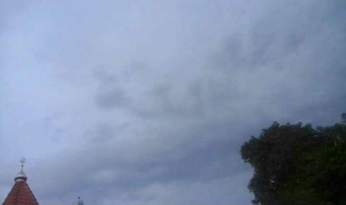 Lafadz Allah Muncul di Langit Desa Pakong Pamekasan Lafadz Allah Muncul di Langit Desa Pakong Pamekasan