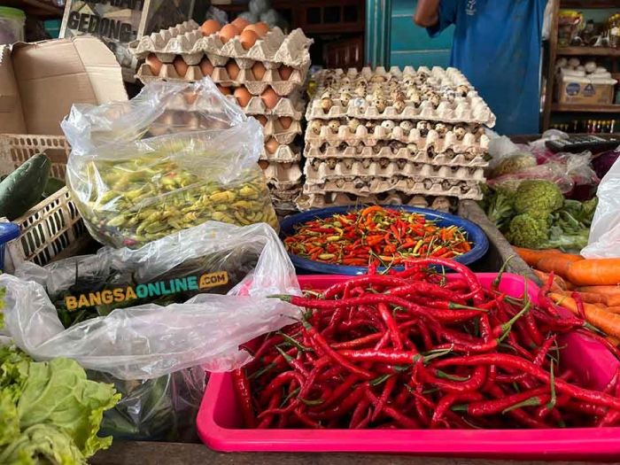Fluktuasi Harga Sembako Jatim 15 Februari 2026: Cabai Keriting dan Rawit Merangkak Naik