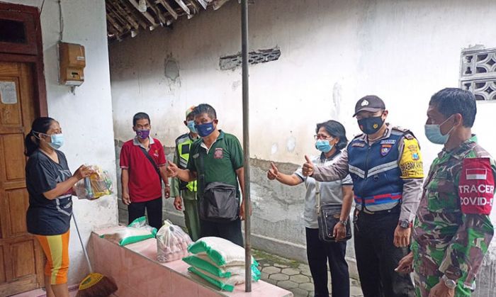 Peduli Covid-19, Pemkot Kediri Lanjutkan Penyaluran Bansos untuk Warga Isolasi Peduli Covid-19, Pemkot Kediri Lanjutkan Penyaluran Bansos untuk Warga Isolasi