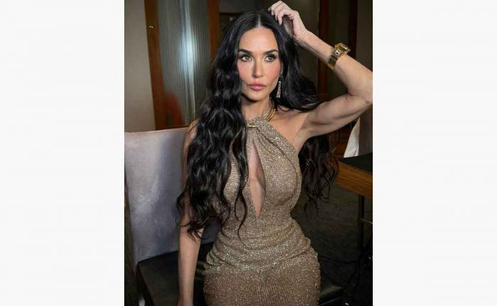 Demi Moore Ngaku Punya Insting  soal Kekalahannya dari Mikey Madison