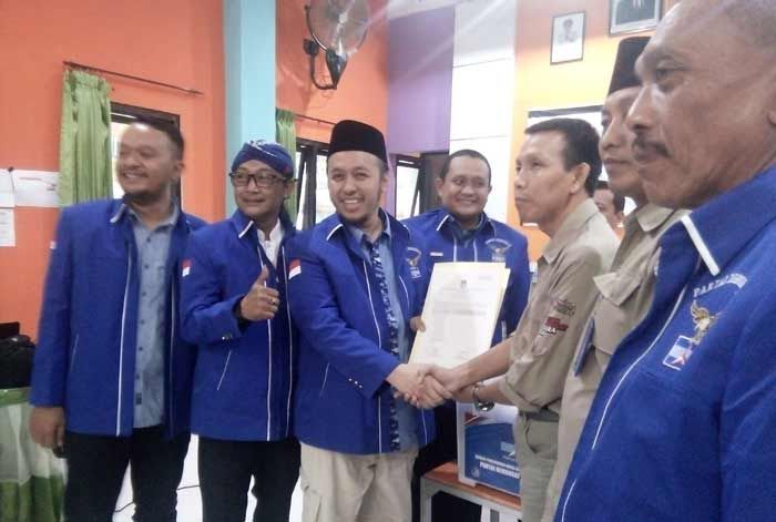 DPC Demokrat Lamongan Daftarkan 50 Bacaleg ke KPU DPC Demokrat Lamongan Daftarkan 50 Bacaleg ke KPU