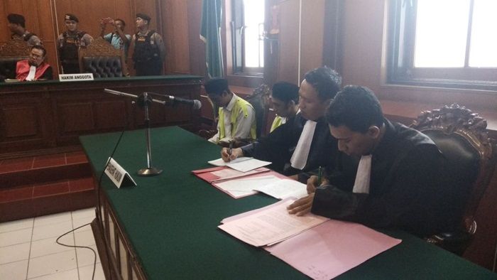 Sidang Lanjutan Bonek Vs PSHT, Ibu Korban Minta Pelaku Dihukum Berat Sidang Lanjutan Bonek Vs PSHT, Ibu Korban Minta Pelaku Dihukum Berat