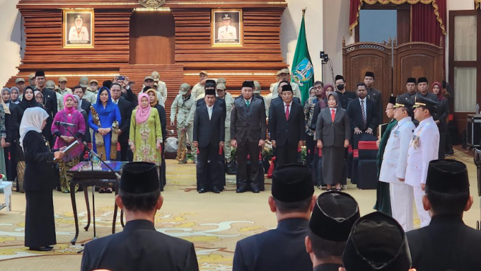 Lantik dua Pj Kepala Daerah Jatim Baru, Ini Pesan Gubernur Khofifah soal 4 Fokus RB Lantik dua Pj Kepala Daerah Jatim Baru, Ini Pesan Gubernur Khofifah soal 4 Fokus RB