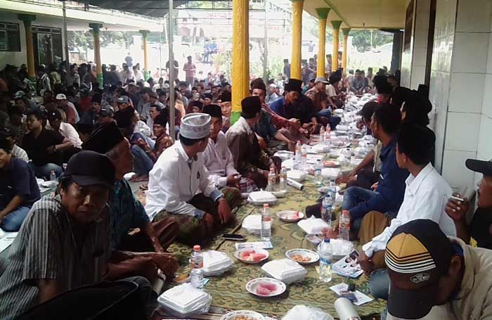 Wujudkan Program-programnya, Cabup Bangkalan ini Siap Teken Perjanjian di Notaris dengan Masyarakat Wujudkan Program-programnya, Cabup Bangkalan ini Siap Teken Perjanjian di Notaris dengan Masyarakat