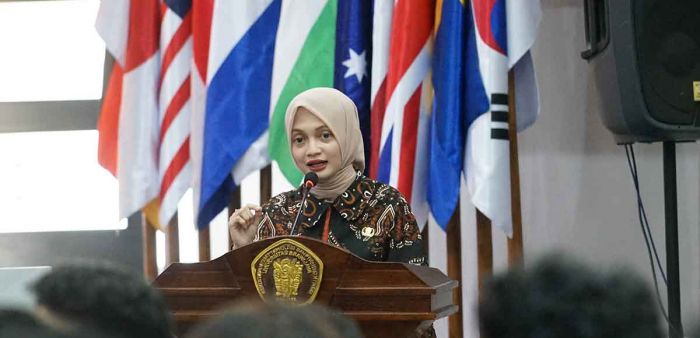 Wali Kota Kediri Bahas Advokasi Pro-Rakyat di Forum Talkvo 2025 Fakultas Hukum UB