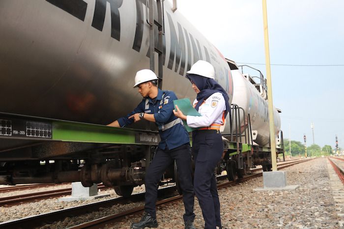 Dukung Kelancaran Pasokan BBM, KAI Daop 7 Operasikan 4 Perjalanan KA Barang Dukung Kelancaran Pasokan BBM, KAI Daop 7 Operasikan 4 Perjalanan KA Barang