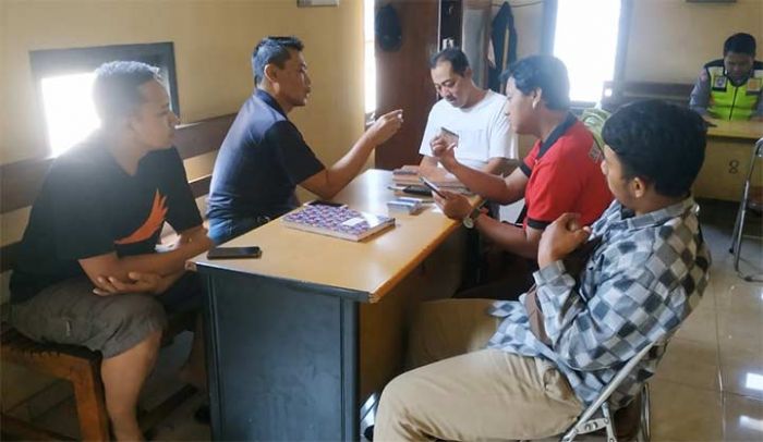 Polisi Selidiki KIP yang Berserakan di Jalan dan Ditemukan Warga Polisi Selidiki KIP yang Berserakan di Jalan dan Ditemukan Warga