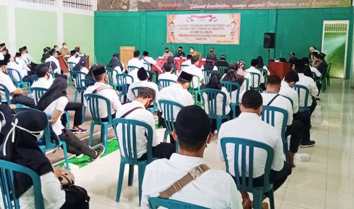 Hadiri Pelantikan Pengawas TPS, Danramil Geneng Harap Petugas Tak Ragu Catat Pelanggaran Hadiri Pelantikan Pengawas TPS, Danramil Geneng Harap Petugas Tak Ragu Catat Pelanggaran