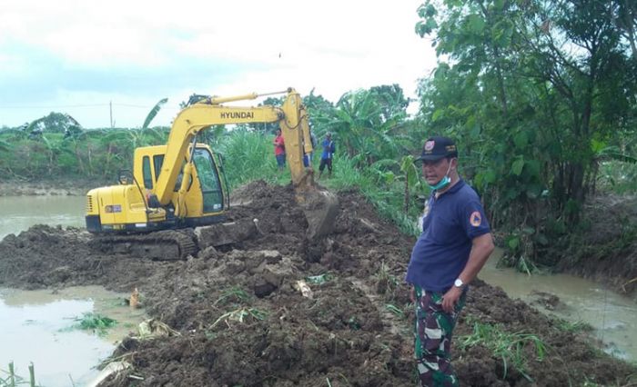 Tanggul Mengkuli Jebol, Puluhan Hektare Sawah Terendam Tanggul Mengkuli Jebol, Puluhan Hektare Sawah Terendam