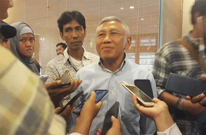 NasDem Sesalkan Sandi Langkahi Makam Mbah Bisri NasDem Sesalkan Sandi Langkahi Makam Mbah Bisri